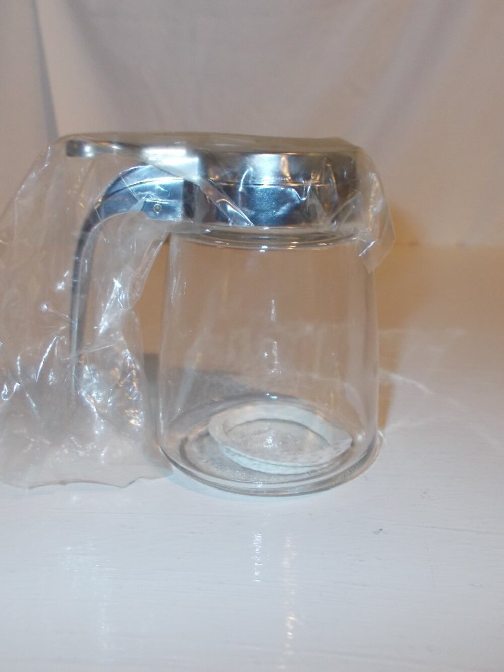 New Tablecraft Products syrup glass jar/dispenser holds 6 ounces